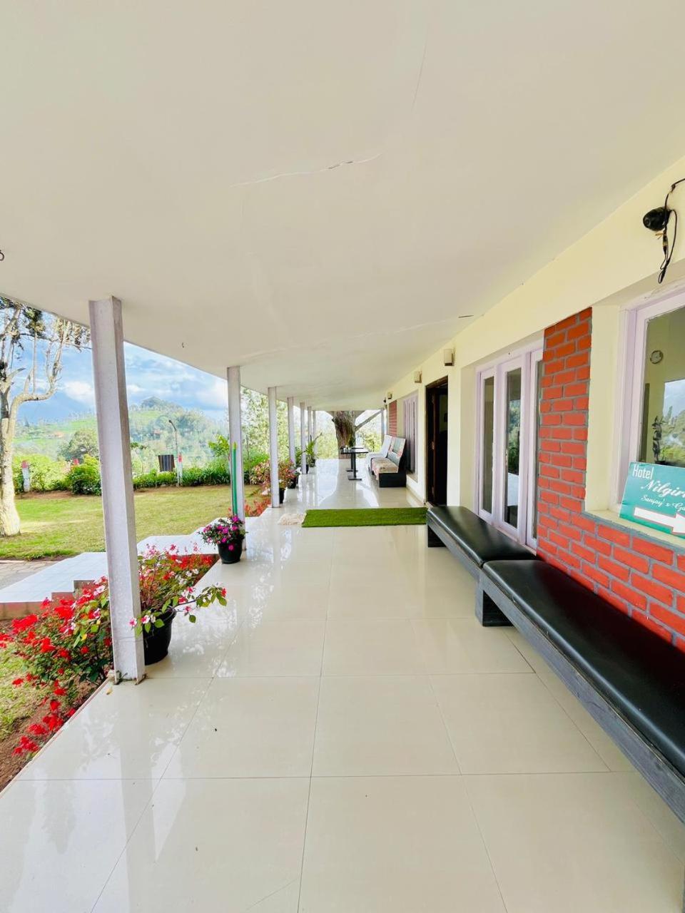 Nilgiris Inn โกตากิริ ภายนอก รูปภาพ