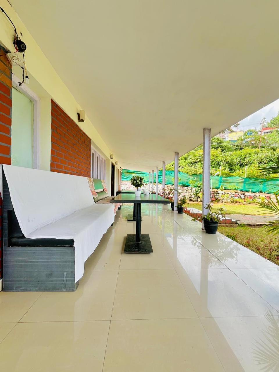 Nilgiris Inn โกตากิริ ภายนอก รูปภาพ