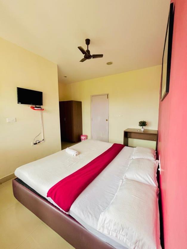 Nilgiris Inn โกตากิริ ภายนอก รูปภาพ