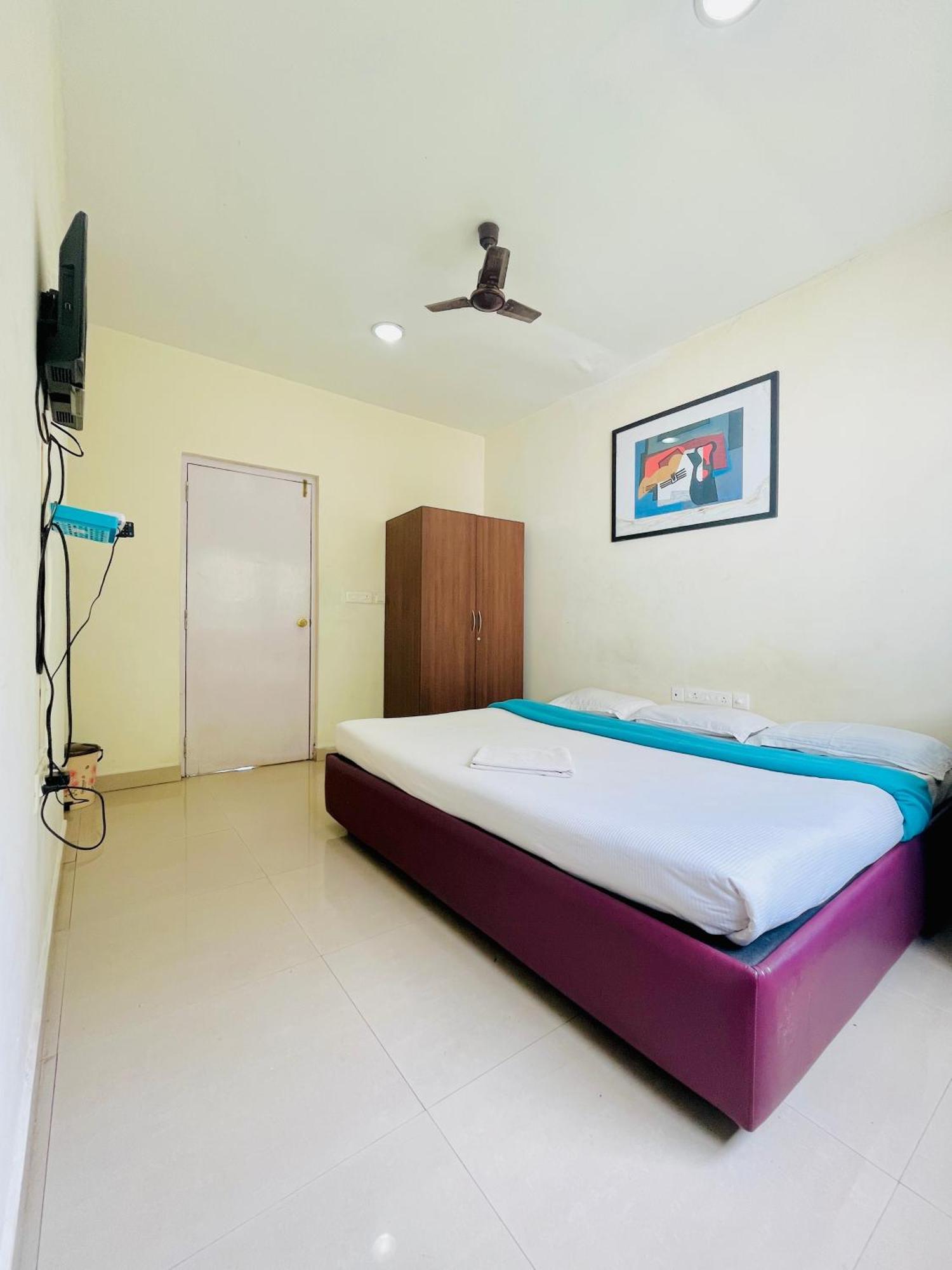 Nilgiris Inn โกตากิริ ภายนอก รูปภาพ